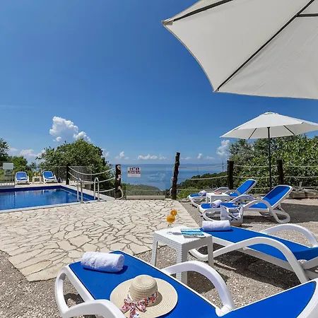 Zora Stonehouses - Private With Heated Pool Willa Makarska
